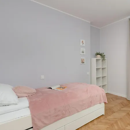 Exclusive Martina With Free Parking Close To And Pier By Renters Zoppot